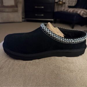 NWT UGG Kids Black Tasman Slippers